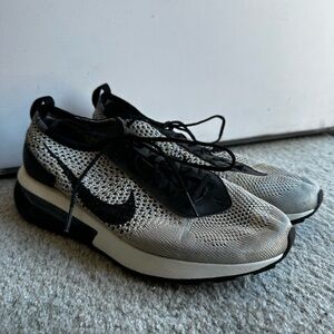 Nike air max flyknit racer sneaker size 8.5 sesame/black